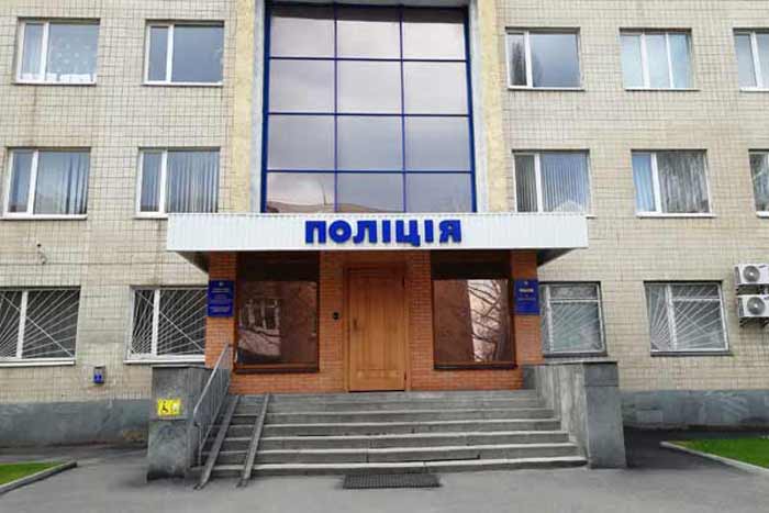 В Киевской области плутовка, которая обманула людей на 320 тысячи гривен, во второй раз появится перед судом