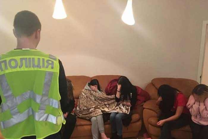 В Киеве разоблачили сеть борделей, которые “крышевал” экс-милиционер