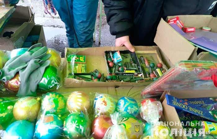 Полиция Киева предупреждает об опасности, которую могут представлять пиротехника и  фейерверки