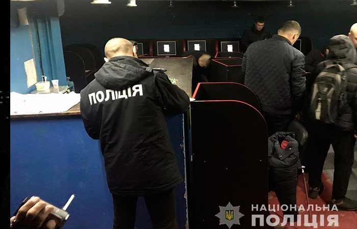 За сутки на Киевщине  закрыли 17 игральных заведений