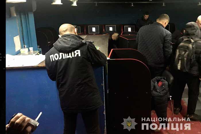 За сутки на Киевщине  закрыли 17 игральных заведений