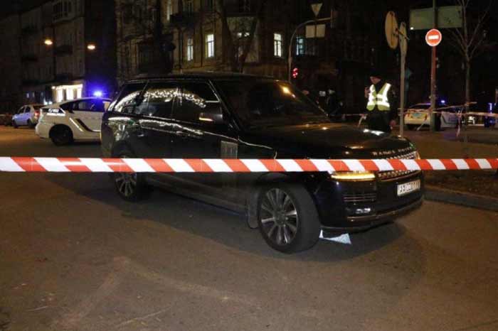 В центре Киева обстреляли Range Rover: погиб ребенок