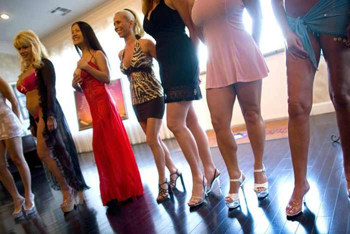 Бывший правоохранитель открыл бордели в Киеве