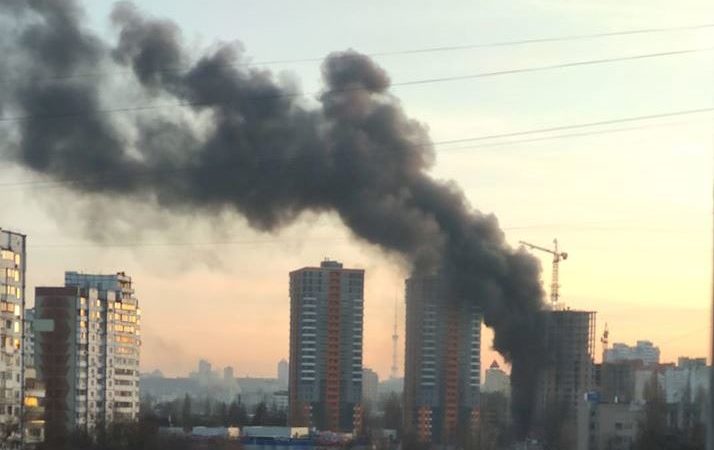 Горит недострой: пожар на Минском массиве