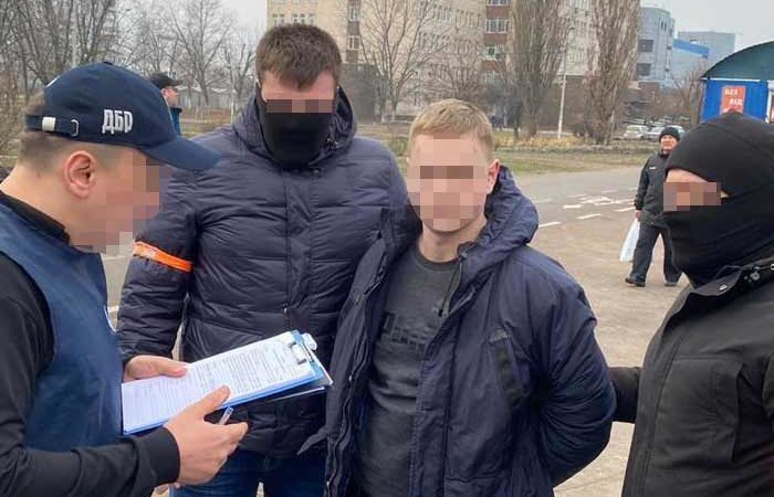 В Киеве старшего следователя задержали на взятке