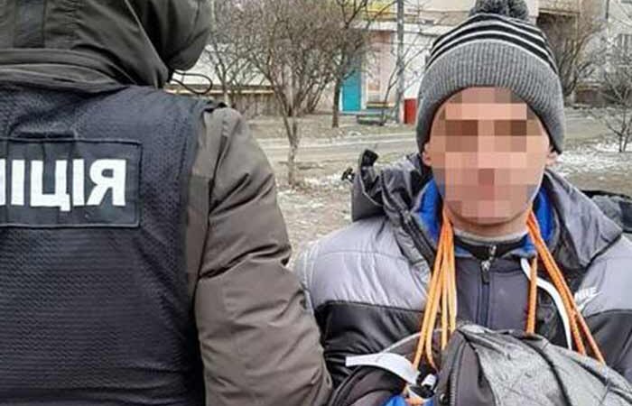 В Киеве на Троещине поймали донецких домушников-«альпинистов»