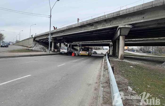 В Киеве путепровод на Оболони откроют в мае