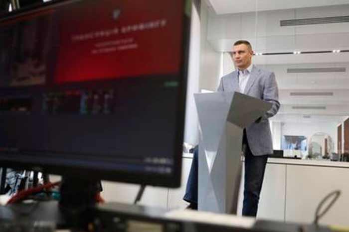 Лавра на карантине и штрафы: Кличко рассказал об изменениях в жизни Киева