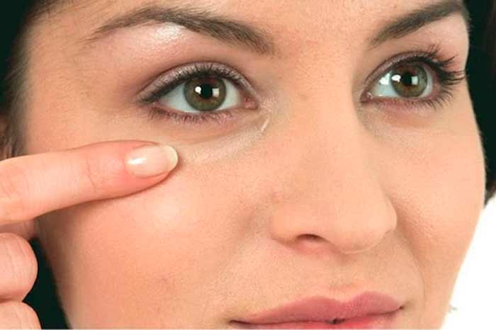 Самые лёгкие способы избавиться от отёков под глазами в домашних условиях