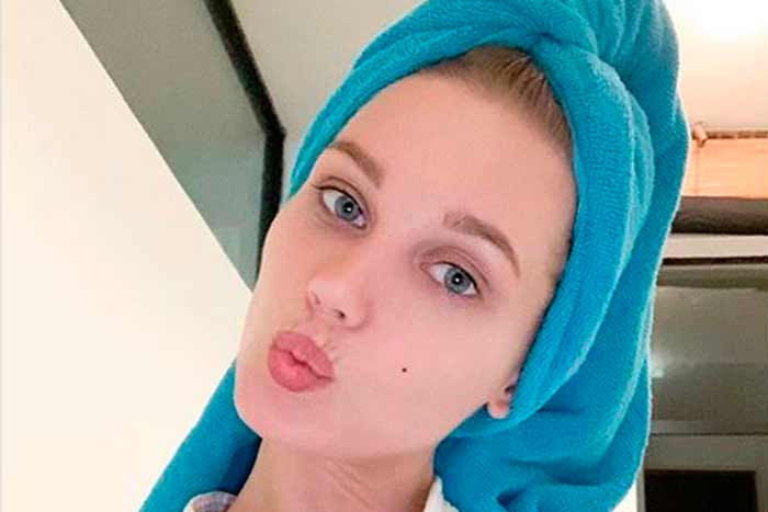«Банный» кадр без прикрас: Кристина Асмус показала фото без макияжа