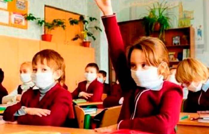 Измерение температуры и антисептики: каким будет обучение с 1 сентября