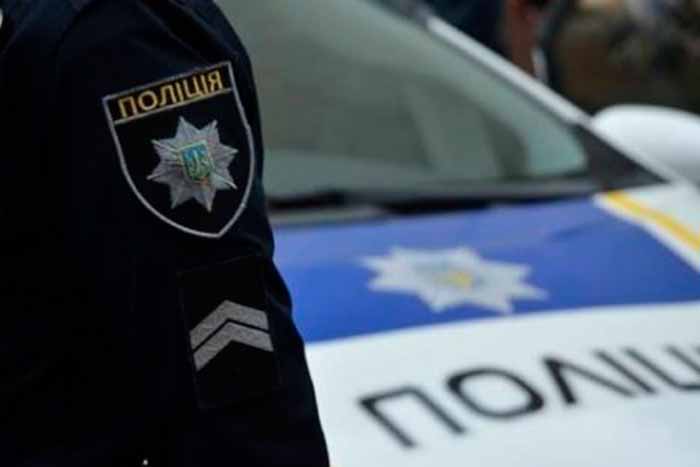 В Белой Церкви мужчина с ножом бросался на людей (ФОТО)