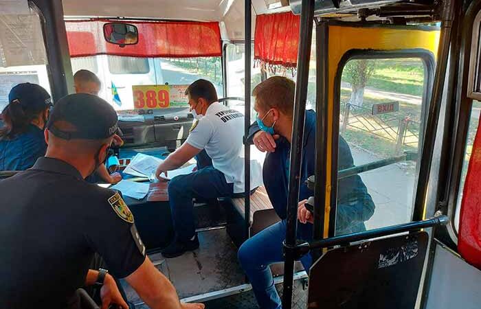 На Академгородке полиция устроила облаву на маршрутки