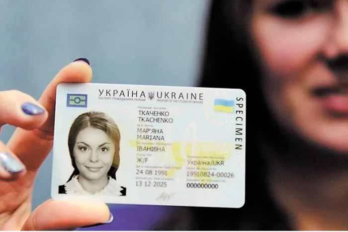 В Украине утвердили новые бланки водительских удостоверений с группой