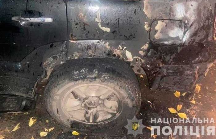 В Киеве парень поджег три машины в час