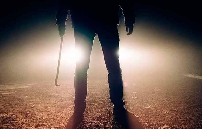 В Киеве неизвестные в масках отобрали у девушки миллион гривен