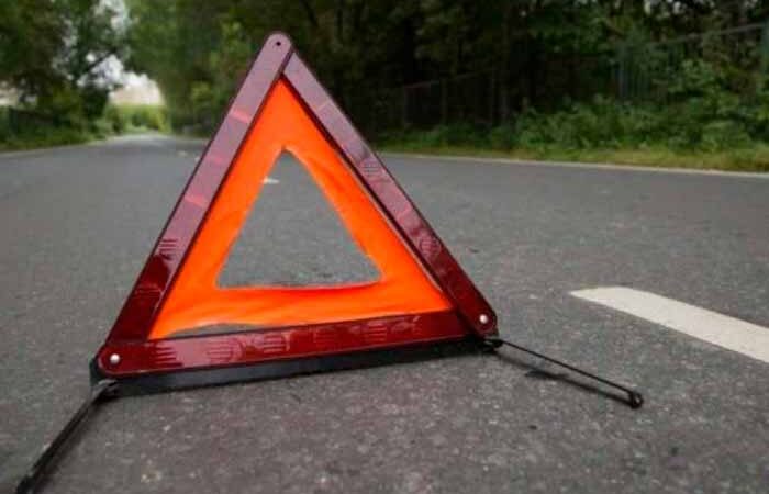 В Киеве пьяный водитель протаранил автомобиль полицейских