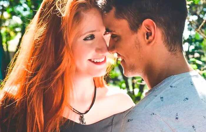 Поцелуи в разные части тела: что они говорят  о чувствах мужчины к девушке