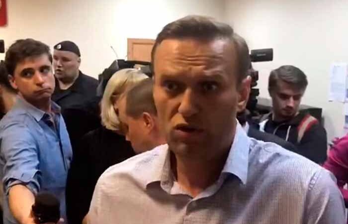 Навального осудили на 3,5 года колонии