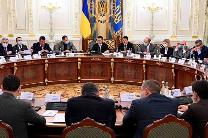 Санкции против соратника Медведчука Козака поддержали 17 членов СНБО из 19, Разумков не голосовал, – СМИ