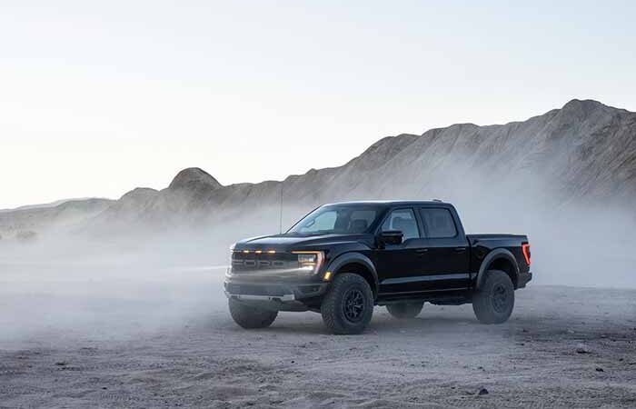 Новый Ford F-150 Raptor получил клиренс более 33 см, а позже появится V8 на 760 л.с.