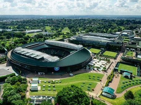 На Wimbledon разрешили 100-процентное заполнение зрительских мест, начиная со стадии четвертьфинала