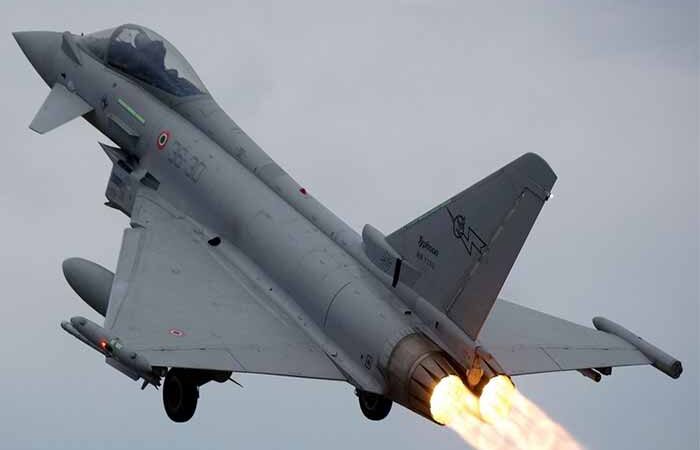 Британский Typhoon объявил чрезвычайную ситуацию во время полета над Шотландией
