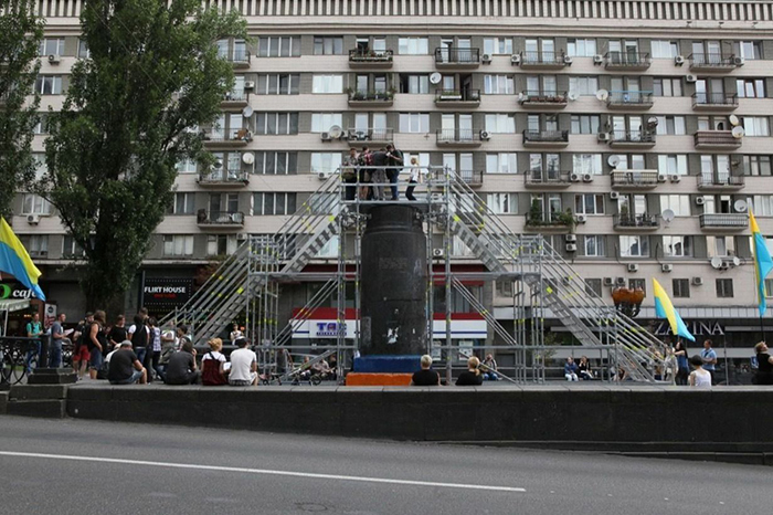 Инсталляция «Населяя тени». Фото: фонд «Изоляция»