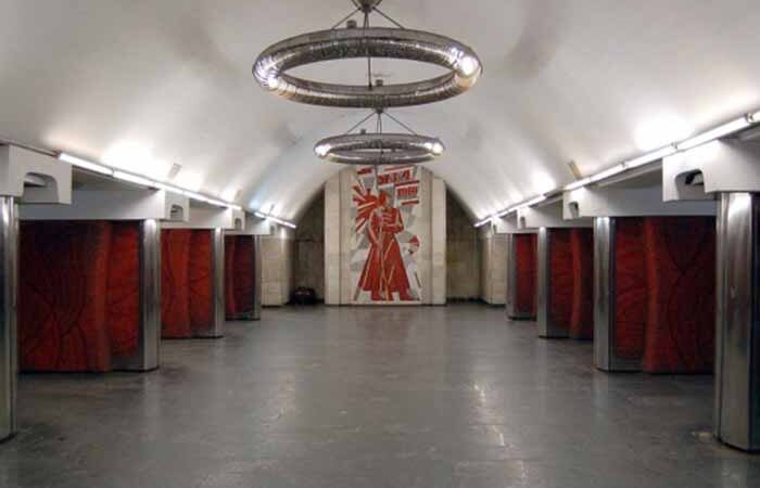Метро в Киеве продолжает работу в режиме перевозок