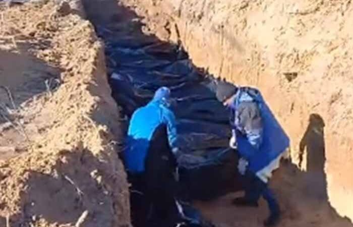 В освобожденной Буче нашли братскую могилу почти на 300 человек