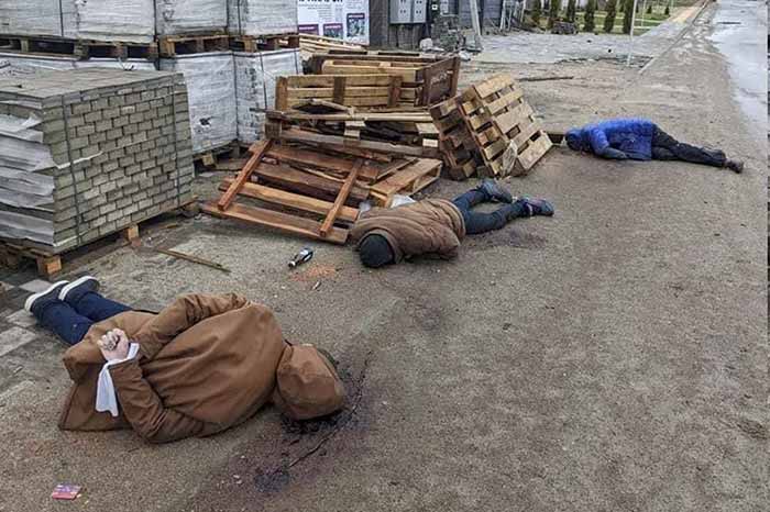 В городе Буче Киевской области, множество убитых мирных жителей, тела которых лежат прямо на улице