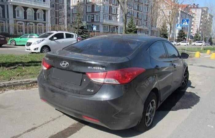 В Киеве задержан иностранец, который перевозил оружие и угрожал полиции гранатой