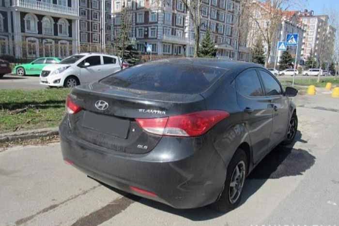 В Киеве задержан иностранец, который перевозил оружие и угрожал полиции гранатой