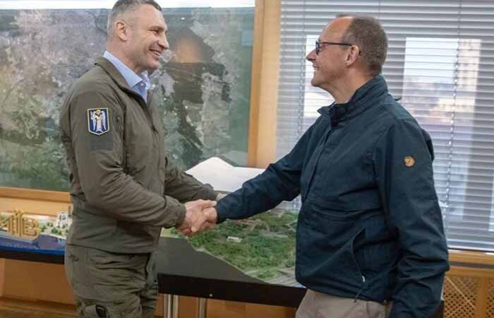 Лидер крупнейшей немецкой оппозиционной партии прибыл в Киев