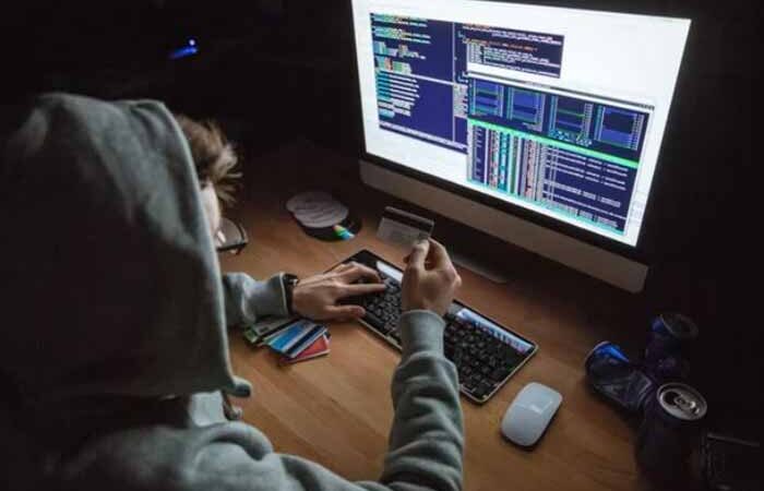 Основні схеми шахрайства під час війни: оренда житла, працевлаштування, банківські перекази