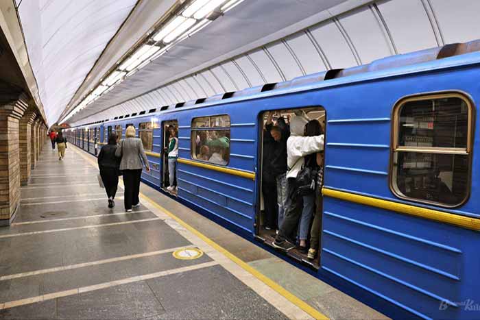 Відсьогодні метро в столиці працюватиме по-іншому