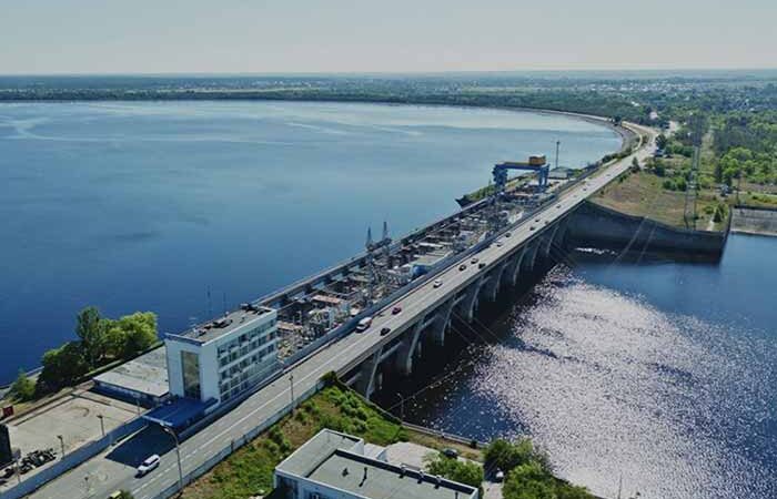 Інженер ПрАТ «Укргідроенерго» пояснив, чому ракетні обстріли не зруйнують греблю на Київському водосховищі