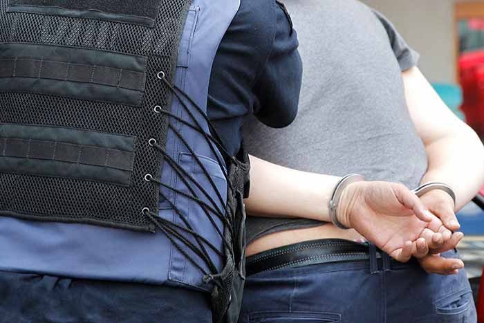 Попався на хабарі у ₴350 тисяч: на Київщині затримали начальника військової районної адміністрації