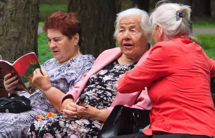 Які звички допоможуть людям похилого віку зберегти пам’ять і покращити роботу мозку: рекомендації медиків