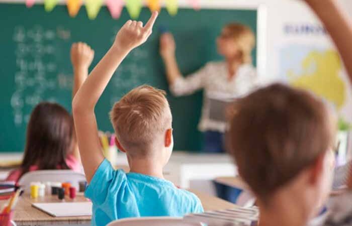 У Києві повністю виключити російську мову з навчальних програм