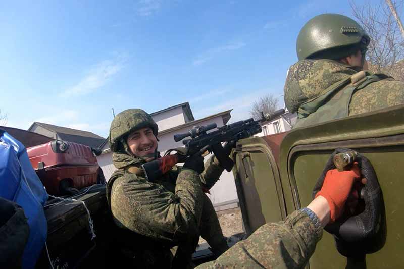 Мародерили у Богданівці під час окупації: шістьом російським окупантам оголосили підозри