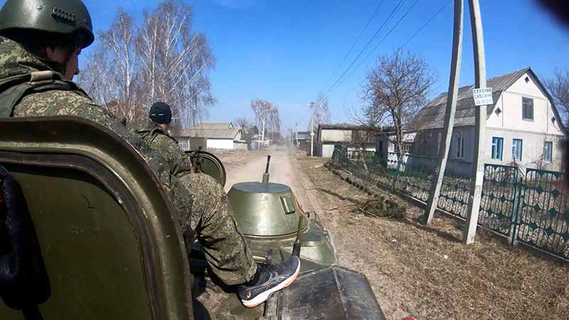 Мародерили у Богданівці під час окупації: шістьом російським окупантам оголосили підозри