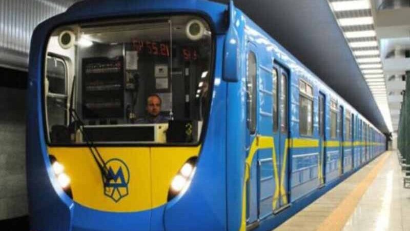 У Києві між станціями метро «Теремки»-«Деміївська» запустять поїзди «човником»