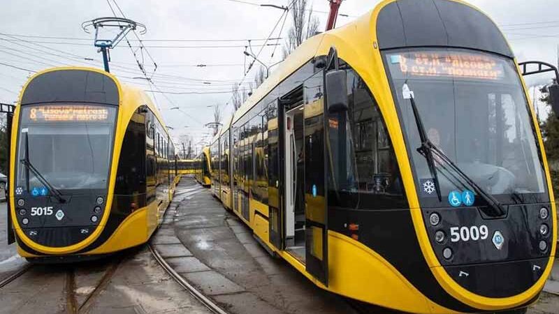 У Києві на лівому березі на маршрут вийшли нові трамваї вітчизняного виробництва
