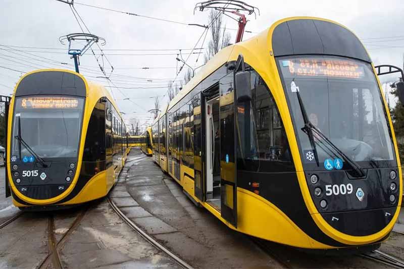 У Києві на лівому березі на маршрут вийшли нові трамваї вітчизняного виробництва