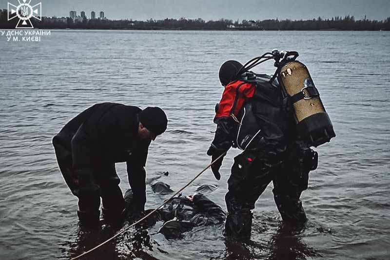 Тіло знайшли на глибині дев’ять метрів: в Деснянському районі потонув рибалка