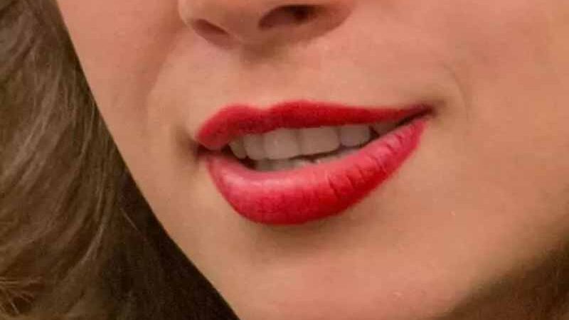 Продукти, які можуть пофарбувати зуби