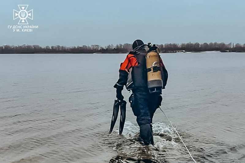 Тіло знайшли на глибині дев’ять метрів: в Деснянському районі потонув рибалка