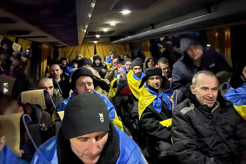 Україна повернула з російського полону 230 воїнів і цивільних