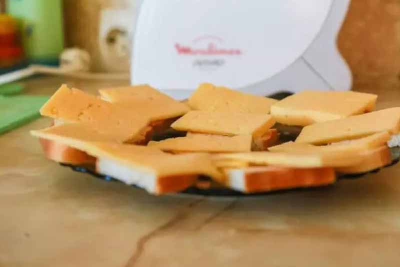 Сир чи творог: що корисніше їсти після 50 років